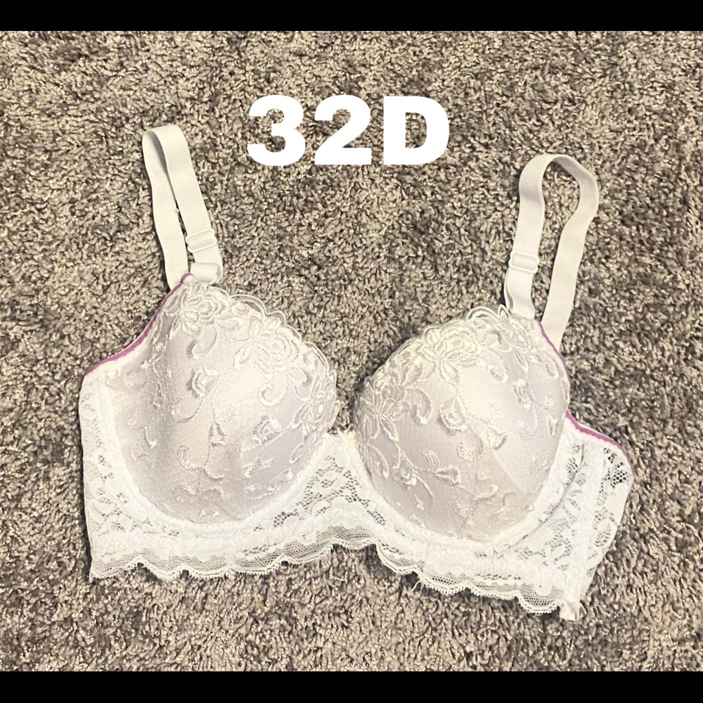 32 D White Lace Bra